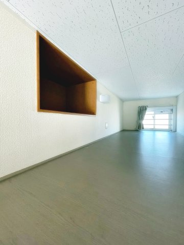 サニーガーデン宝塚の内装|明るい室内です