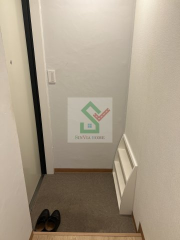 アートフルひばりサクセスの玄関