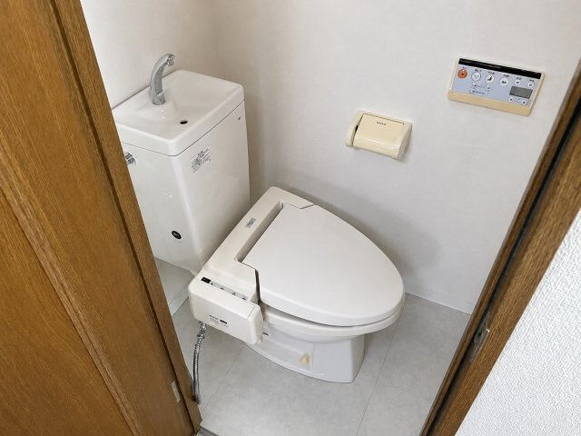 横浜市南区大岡２丁目のアパートのトイレ