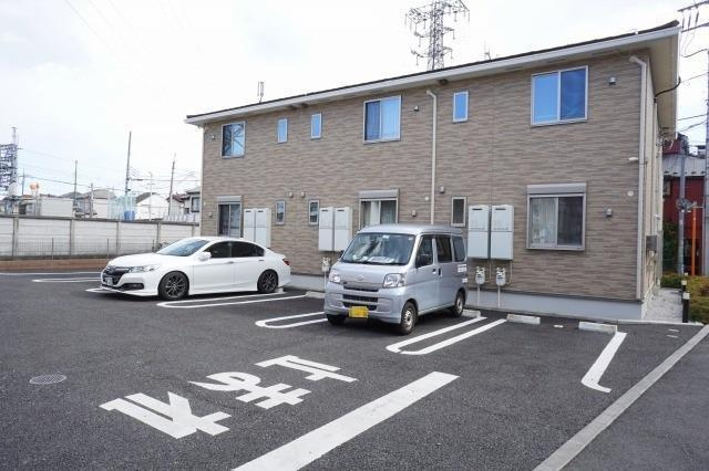 カーサセレーノ1の駐車場