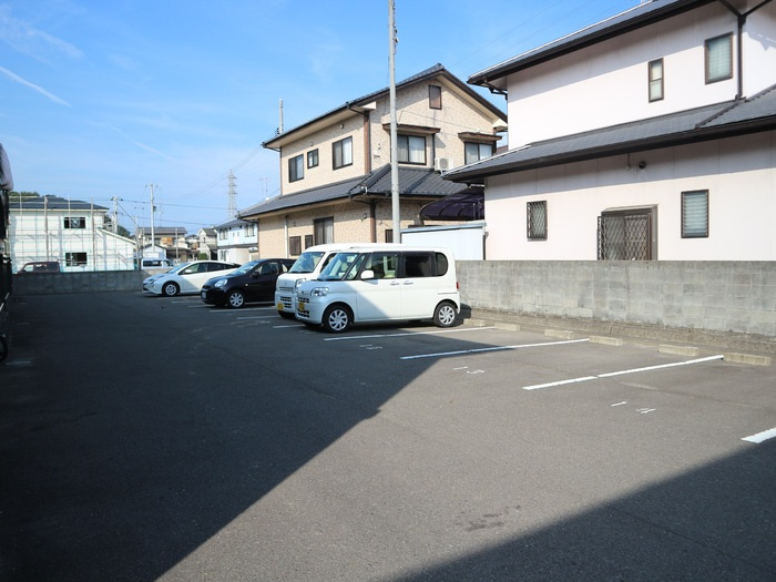 ＢＡＩＥＮ　B棟の駐車場