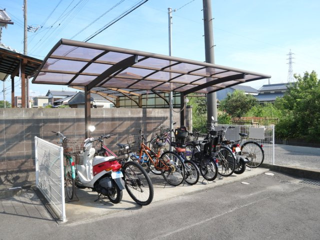 ＢＡＩＥＮ　B棟の駐車場