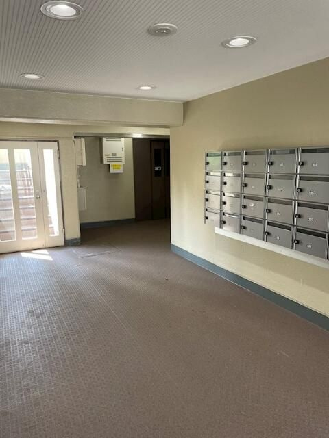 横浜市南区六ツ川２丁目の賃貸マンションのエントランス