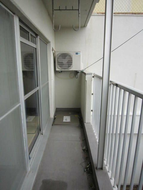 横浜市南区六ツ川２丁目の賃貸マンションのバルコニー
