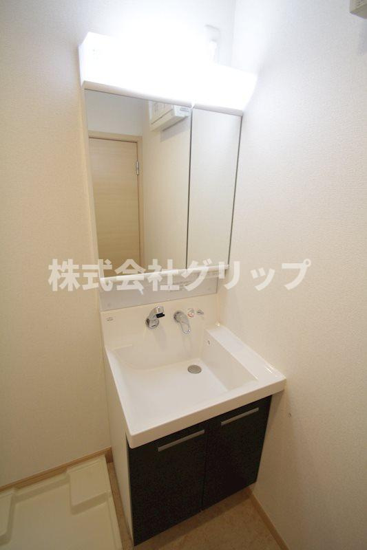 エルシェ横濱の独立洗面台