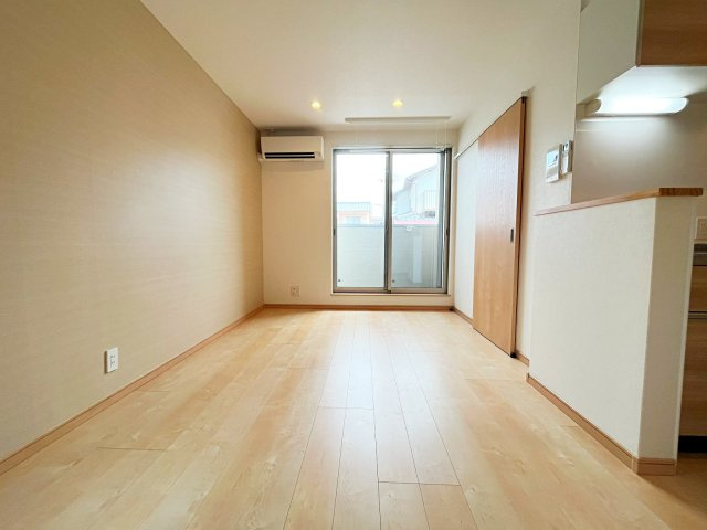 宝塚市大成町のアパートの居間・リビング|※同建物の類似写真となります。