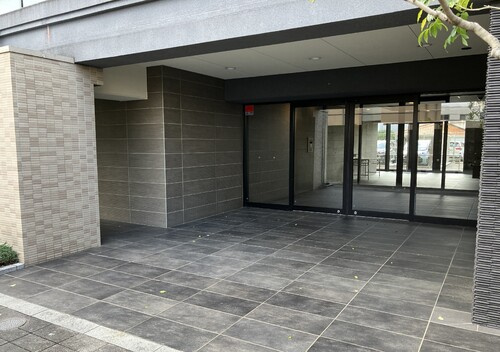 福岡市博多区麦野６丁目の賃貸マンションのエントランス|エントランス：エントランス外観     （2026年4月撮影）