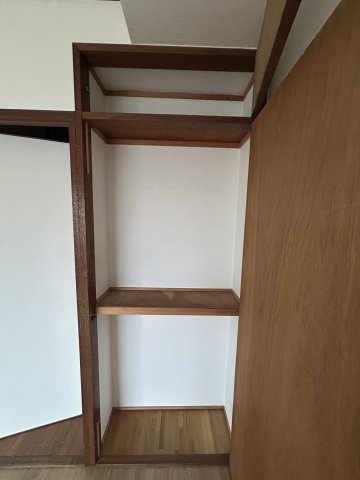 小林ビルの収納