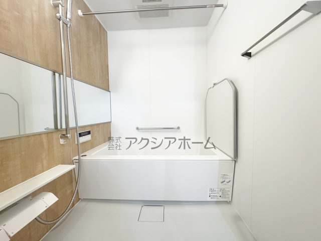 グランビュースクエアの浴室|1坪サイズ・浴室乾燥機付ユニットバスで一日の疲れを癒しましょう♪
