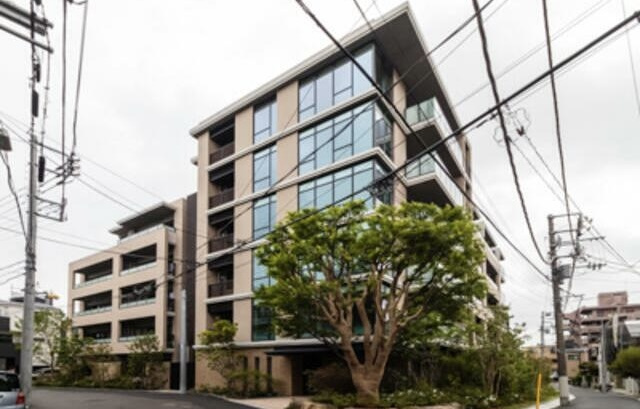 【外観】 | パークホームズ東中野 | 鉄筋コンクリート造のがっちりとした建物。