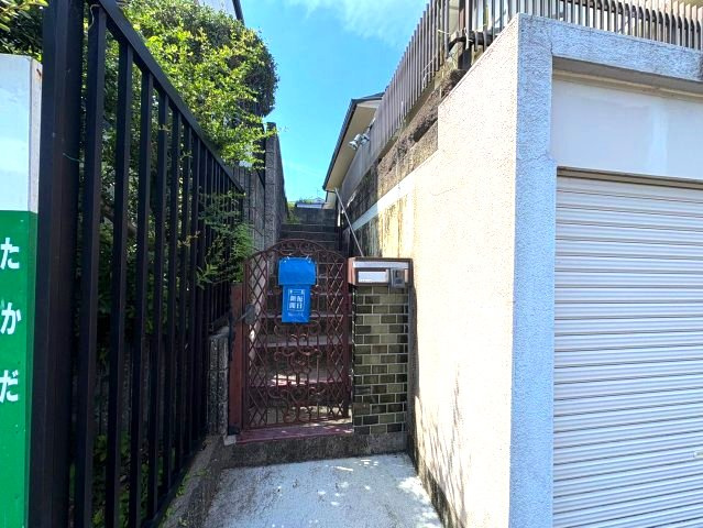 大宝戸建のエントランス