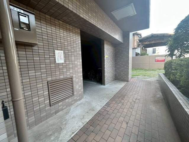 サーパス城東の外観