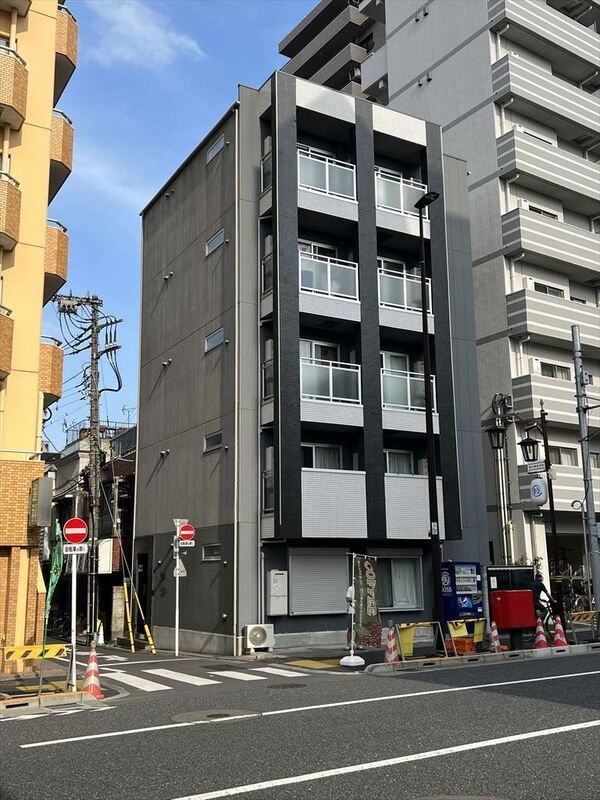 b'CASA東日暮里(ビーカーサヒガシニッポリ)の外観