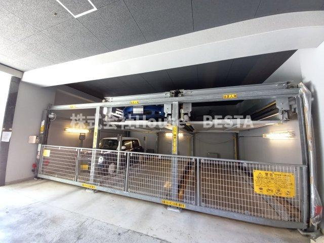 サムティ神戸BENIRの駐車場
