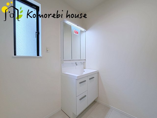 さいたま市見沼区堀崎町　新築一戸建て　ハートフルタウン　Bの独立洗面台|2026.10.16撮影