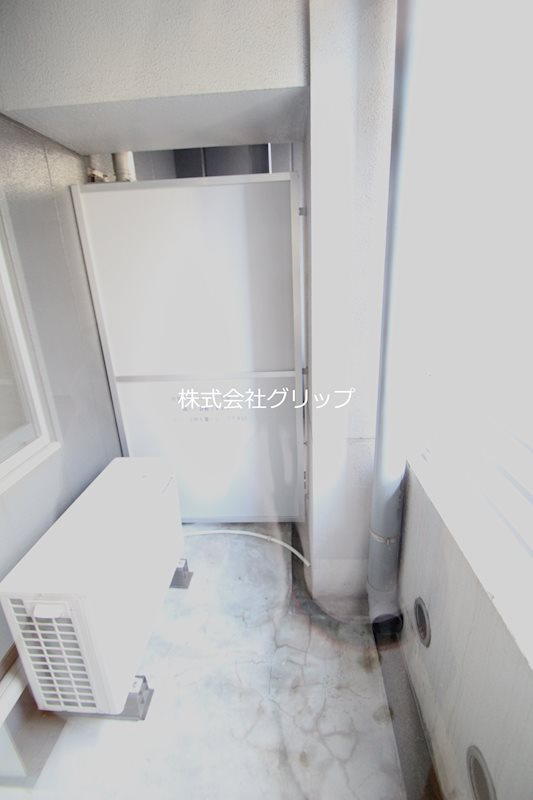 横浜市中区相生町４丁目の賃貸マンションのバルコニー