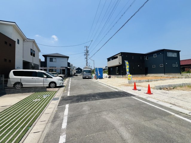 高浜市湯山町5丁目14-9『仲介手数料無料』新築一戸建て・建売の前面道路含む現地写真