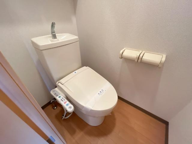 Ocean View Courtのトイレ|シャワー付トイレ