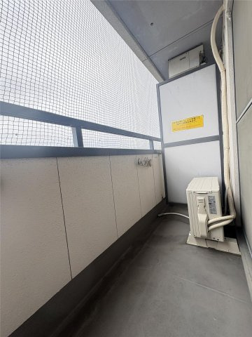 コート新屋敷のバルコニー