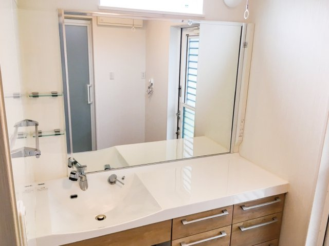 鈴鹿市野町南1丁目の独立洗面台|新築時