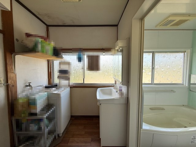 【洗面所】 | 鴨川市和泉　車庫付き　5DK