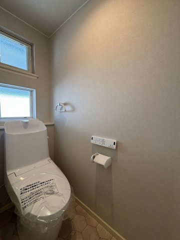 あま市森六丁目戸建のトイレ|2階トイレ