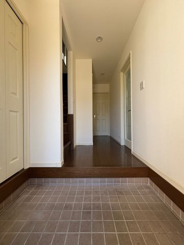あま市森六丁目戸建の玄関