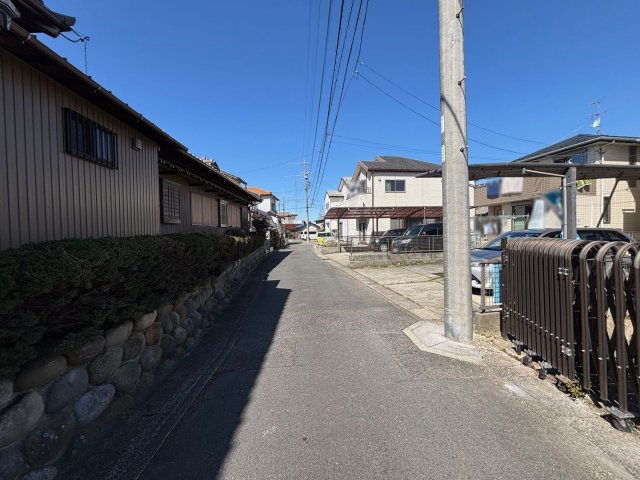 あま市森六丁目戸建の前面道路含む現地写真