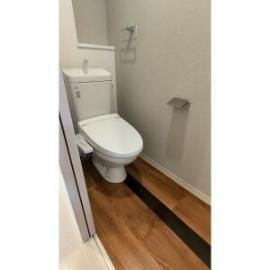 プランベイム大須駅前のトイレ|落ち着いた色調のトイレです