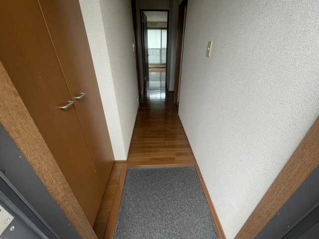 アドバンス乙多見Ｂの玄関