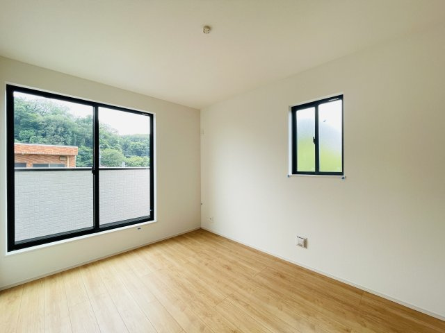 『八王子市新築戸建て』八王子市弐分方町724-5【仲介手数料無料】　１０期の洋室|～仲介手数料無料☆八王子ひなた不動産～八王子市弐分方町　新築戸建て