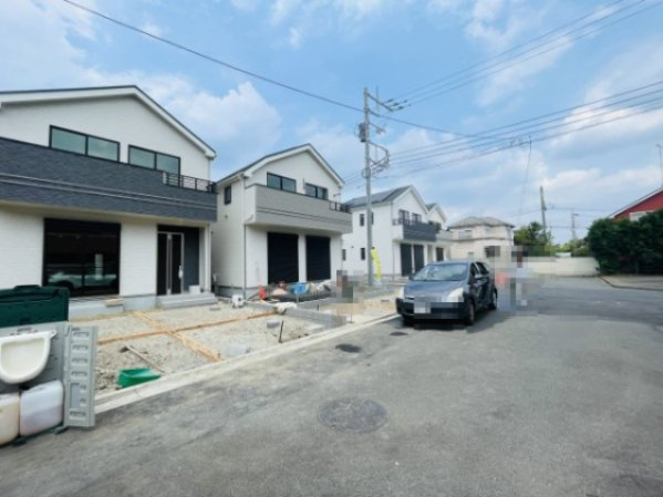 『八王子市新築戸建て』八王子市弐分方町724-5【仲介手数料無料】　１０期の前面道路含む現地写真|～仲介手数料無料☆八王子ひなた不動産～八王子市弐分方町　新築戸建て