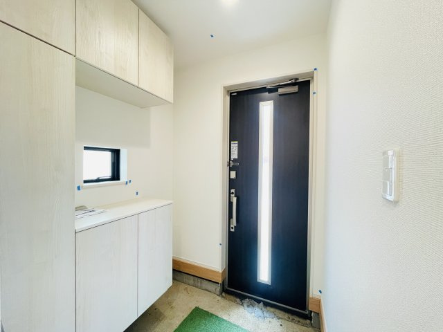 『八王子市新築戸建て』八王子市弐分方町724-5【仲介手数料無料】　１０期の玄関|～仲介手数料無料☆八王子ひなた不動産～八王子市弐分方町　新築戸建て
