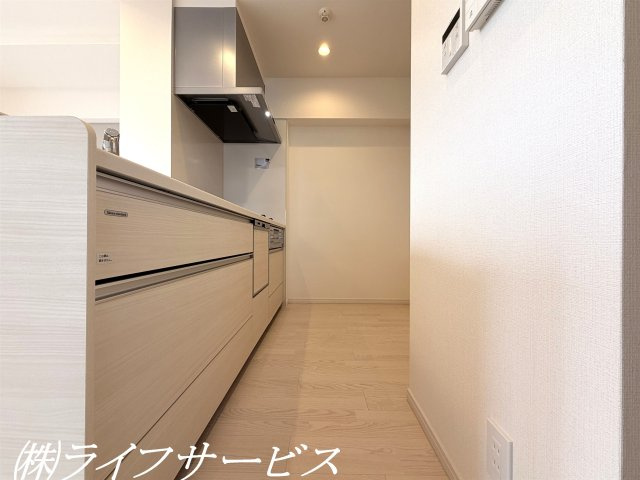 【キッチン】 | グローバル御幣島駅前 | システムキッチン／ビルトイン食洗機、浄水器付水栓搭載、３口ガスコンロのオープンキッチンです！
