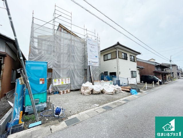 長浜市三ツ矢元町　第3期　新築一戸建ての前面道路含む現地写真|周辺は落ち着いた街並みの住宅地！子育てがしやすい住環境です！まだ未完成ですが、現地でしかわからない事もございます。是非一度ご覧ください。