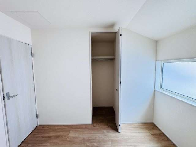 松戸市高塚新田新築戸建（高塚新田第３）の収納|5.2帖洋室収納
