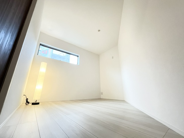 深阪戸建の洋室