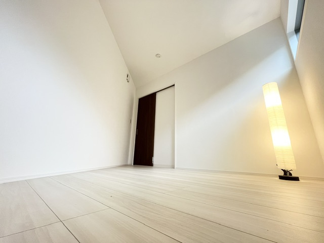 深阪戸建の洋室