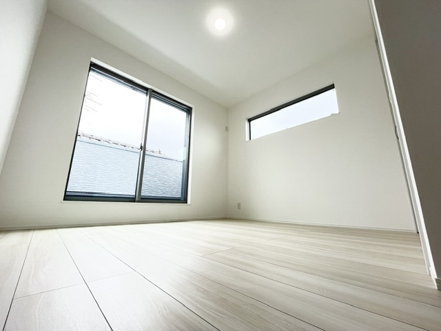 深阪戸建の洋室