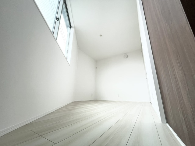 深阪戸建の洋室