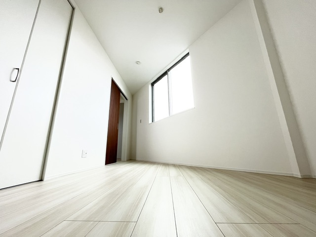 深阪戸建の洋室