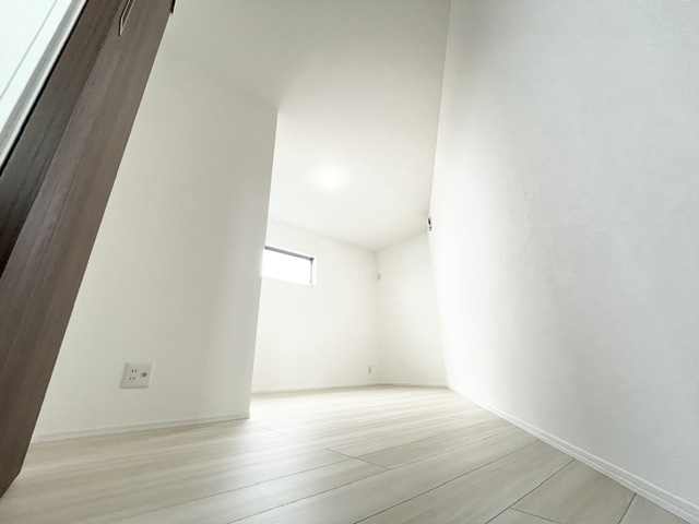 深阪戸建の洋室