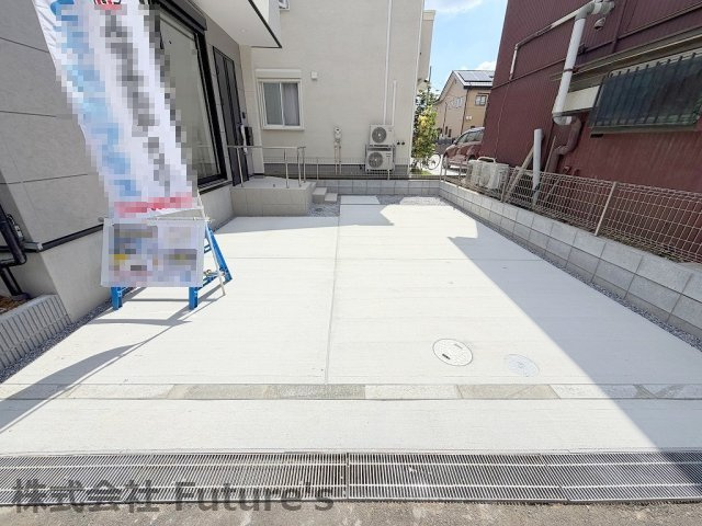 三郷市新和2丁目　新築戸建　全1棟の駐車場|カースペース並列2台駐車可能