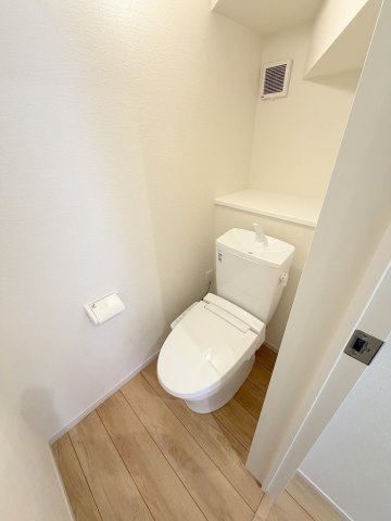 三郷市新和2丁目　新築戸建　全1棟のトイレ|1階のトイレです