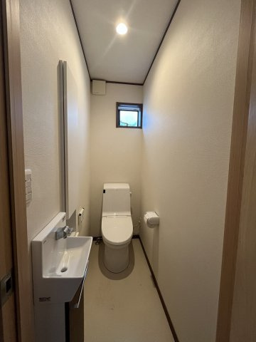 【トイレ】 | 西川津町中古戸建 | トイレです