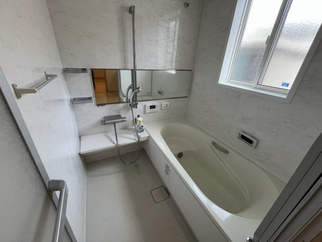 【浴室】 | 西川津町中古戸建 | ゆったり過ごせるお風呂です