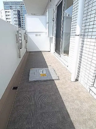 ＧＲＯＵＮＤ　ＷＥＬＬのバルコニー