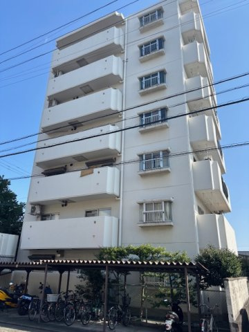 真栄マンション浮島の外観