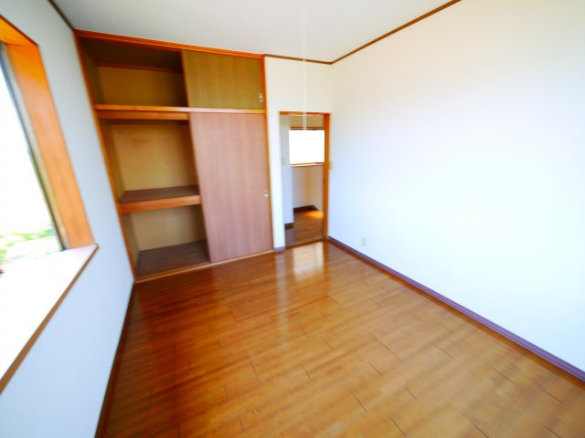 長生郡長生村小泉　中古戸建の洋室|令和3年4月内外装リフォーム済み ４LDK JR外房線八積駅車約6分　全室証明付き