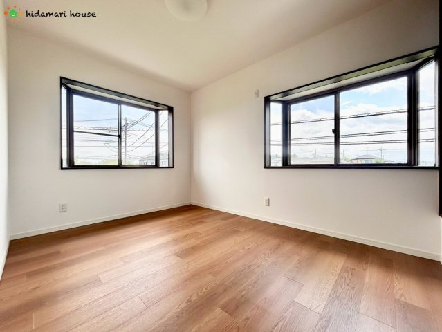 上尾市上野本郷　中古戸建の寝室|主寝室：6.8帖